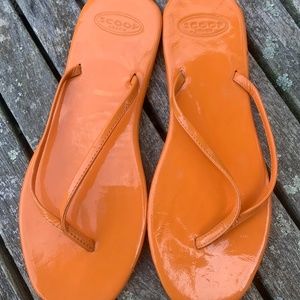 Scoop Beach Orange Flip Flops Size 7